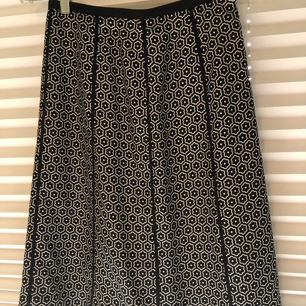 Ann Taylor black/white skirt